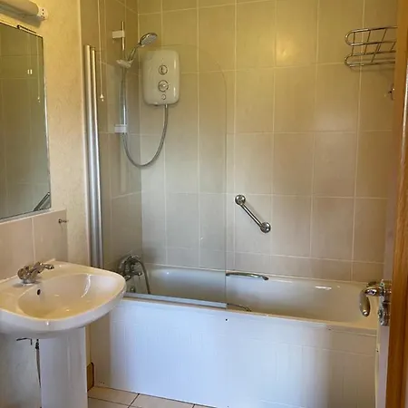 Your Very Own 19th Hole!! تيبيراري